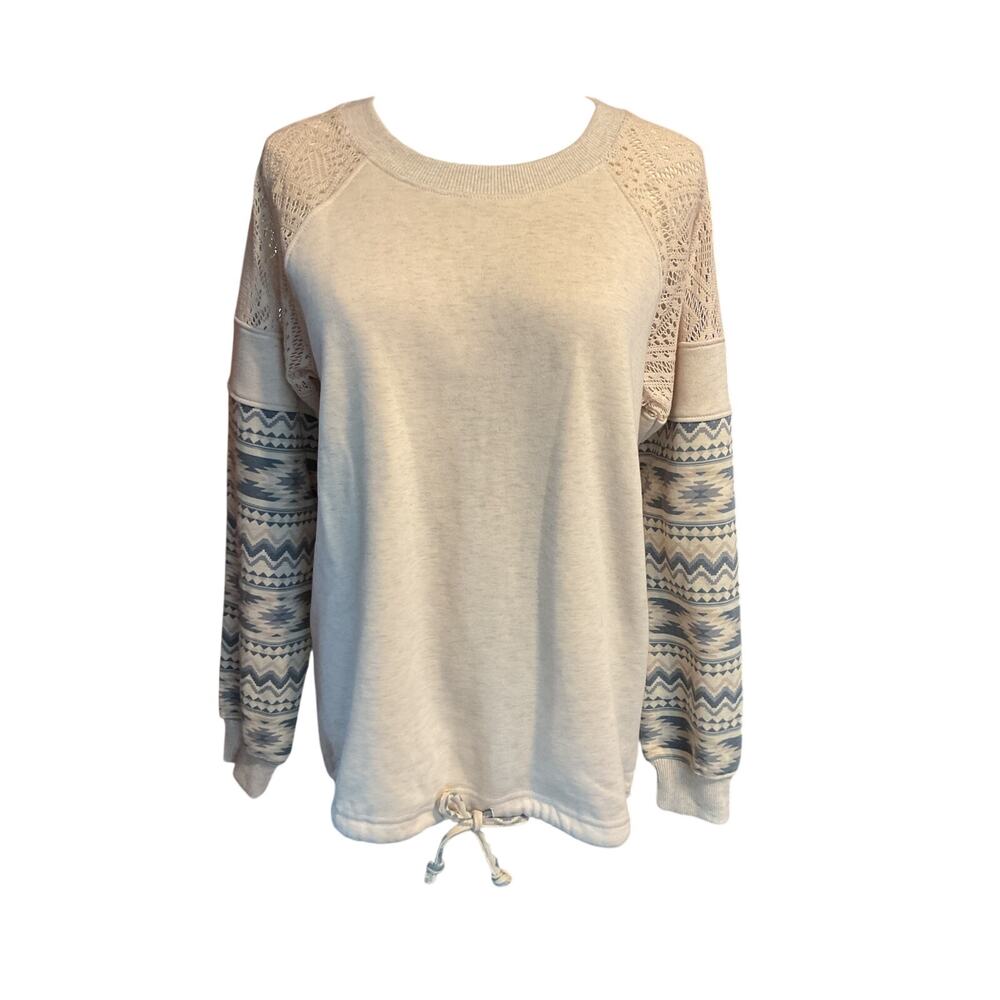 Shyanne Women's Western Long Sleeve Aztec Sweatshirt.  Size Small